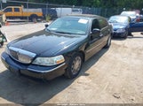 Lincoln Town Car Signature Limited 1LNHM82W75Y640637 photo