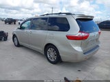 Toyota Sienna Xle 8 Passenger 5TDYK3DC6FS552207 fotografie