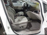 Chrysler Pacifica Touring L 2C4RC1BG3JR194075 снимка