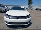 Volkswagen Passat 1.8T Se 1VWBT7A38FC044897 снимка