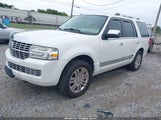 Lincoln Navigator 5LMJJ2H58BEJ08751 снимка