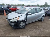 Toyota Prius C Two JTDKDTB32D1540133 снимка