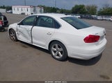 Volkswagen Passat 2.5L Se 1VWBP7A35DC037102 снимка