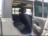 Jeep Gladiator Willys 4X4 1C6HJTAG1NL114454 снимка