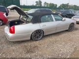 Lincoln Town Car Signature 1LNHM81W94Y601581 photo