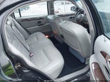 Lincoln Town Car Signature 1LNHM82W52Y609057 photo
