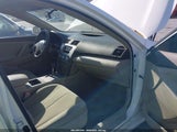 Toyota Camry Le 4T1BE46K78U739716 снимка