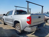 Toyota Tundra Limited 5.7L V8 5TFFY5F17JX240736 fotografie