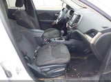 Jeep Cherokee Latitude 4X4 1C4PJMCB2HW589321 снимка