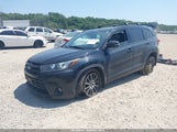 Toyota Highlander Se 5TDJZRFH2JS810563 fotografie