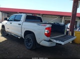 Toyota Tundra Sr5 5.7L V8 5TFDW5F1XGX550725 photo