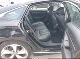 Honda Accord Touring 2.0T 1HGCV2F93KA004686 fotografie