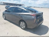 Toyota Prius Two JTDKBRFU8J3584567 снимка