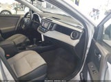 Toyota Rav4 Xle JTMRFREV8JJ239046 снимка