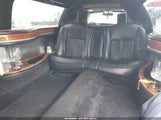 Lincoln Town Car Executive 2L1FL8JW2BX764467 снимка