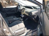 Toyota Prius Two JTDKBRFU1J3058541 снимка