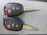 Toyota Prius C Two JTDKDTB30C1015117 снимка