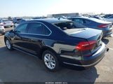 Volkswagen Passat 1.8T S 1VWAT7A33HC085484 снимка