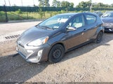 Toyota Prius C One JTDKDTB39F1096378 снимка