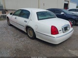 Lincoln Town Car Signature 1LNHM82W3YY933987 fotografie