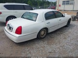 Lincoln Town Car Signature 1LNHM82W3YY933987 photo