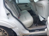 Lincoln Town Car Signature 1LNHM82W3YY933987 photo