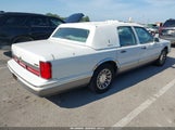 Lincoln Town Car Signature 1LNLM82W6VY728203 fotografie