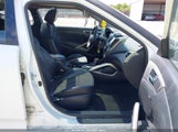 Hyundai Veloster Base W/Black KMHTC6AD3DU178911 снимка