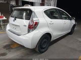 Toyota Prius C Two JTDKDTB33D1055497 снимка