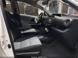Toyota Prius C Two JTDKDTB33D1055497 снимка