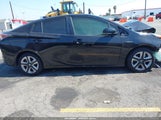 Toyota Prius Three Touring JTDKARFU6H3042641 снимка