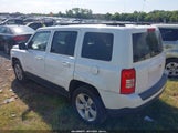 Jeep Patriot Latitude 1C4NJPFA7GD615059 снимка