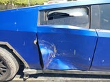 Tesla Cybertruck Cyberbeast 7G2CEHEE4RA007575 снимка