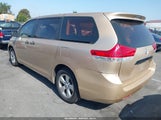 Toyota Sienna Base 7 Passenger 5TDKA3DC4CS016232 снимка