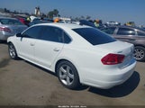 Volkswagen Passat 1.8T Limited Edition 1VWAT7A39FC080898 fotografie