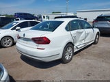 Volkswagen Passat 1.8T S 1VWAT7A36HC009936 снимка