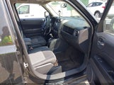 Jeep Patriot Latitude 1C4NJPFA5GD640476 снимка