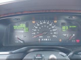 Lincoln Town Car Signature 1LNFM82W4WY614425 снимка