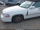 Lincoln Town Car Signature Limited 2LNHM82V68X654542 снимка