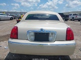 Lincoln Town Car Cartier 1LNHM83WXYY903447 снимка
