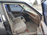 Buick Electra Park Avenue 1G4CW51C0J1690860 fotografie