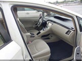 Toyota Prius Three JTDKN3DU8D1630518 снимка