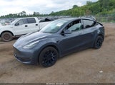 Tesla Model Y Long Range Dual Motor All-Wheel Drive 7SAYGDEEXNF321274 fotografie