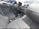 Volkswagen Tiguan 2.0T/2.0T S WVGAV7AX2HK050520 photo