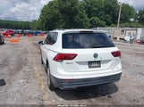 Volkswagen Tiguan 2.0T S 3VV1B7AX8JM077833 photo