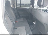 Jeep Patriot Latitude 1C4NJPFBXCD716065 снимка