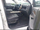Ram  Laramie Crew Cab 4X4 6'4 Box 3C6UR5NL4RG292646 fotografie