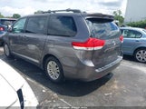 Toyota Sienna Xle V6 8 Passenger 5TDYK3DC8DS357402 снимка