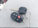 Toyota Sienna Se 8 Passenger/Se Premium 8 Passenger 5TDXZ3DC2JS932029 снимка