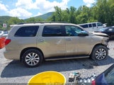 Toyota Sequoia Limited 5.7L V8 5TDJY5G15AS032692 fotografie
